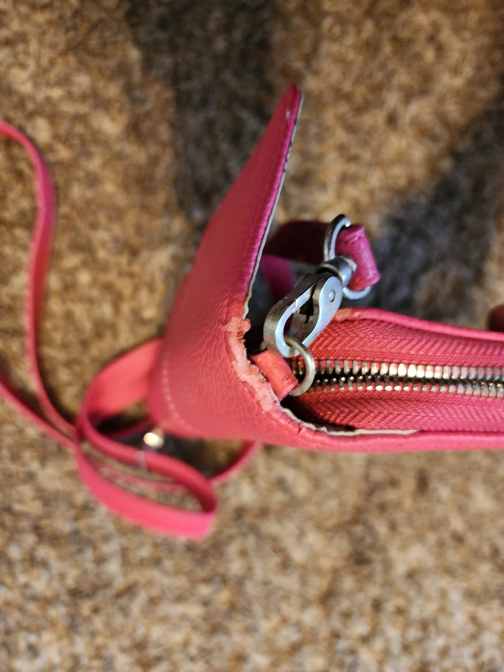 thirty-one Pebbled Hot Pink Crossbody Wallet